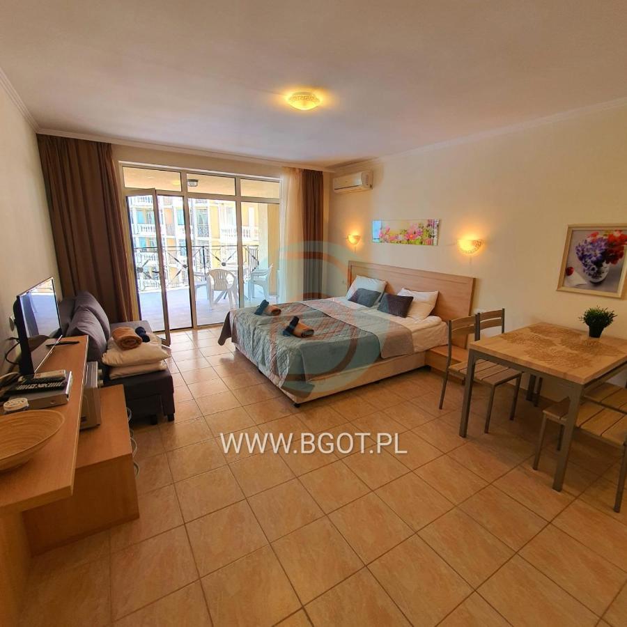 Andalucia Beach - Sea Viev Apartments Elenite Exterior photo